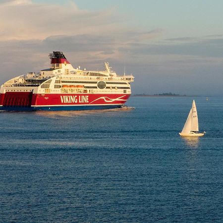Viking Line Ferry Viking Xprs - Night Cruise From Helsinki Hotel Exterior photo